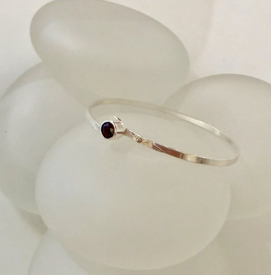 GARNET STERLING SILVER BANGLE BRACELET NM716B