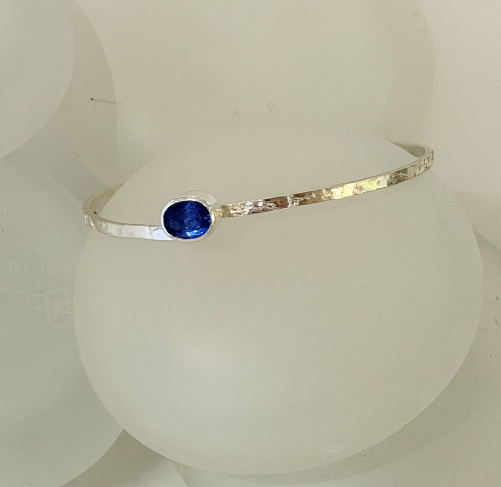 KYANITE STERLING SILVER BANGLE BRACELET NM717B