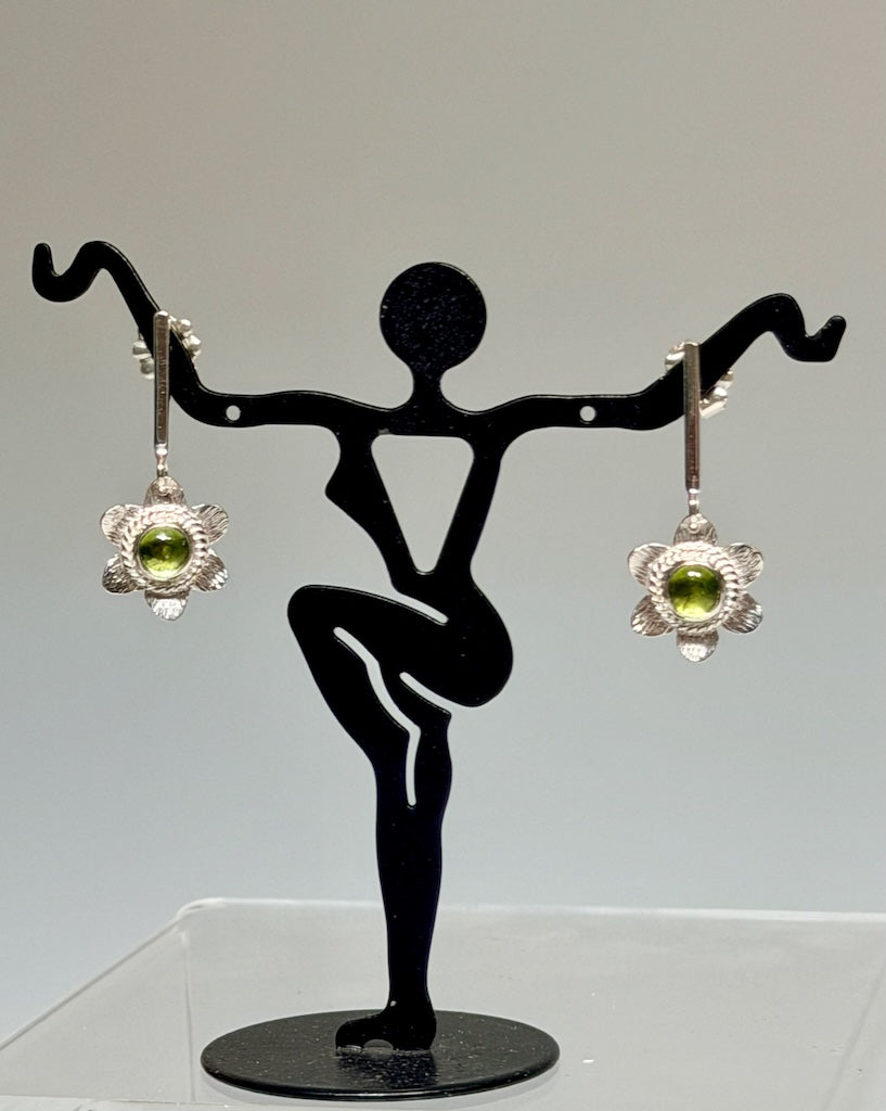 SMALL FLOWER PERIDOT EARRINGS NM727E