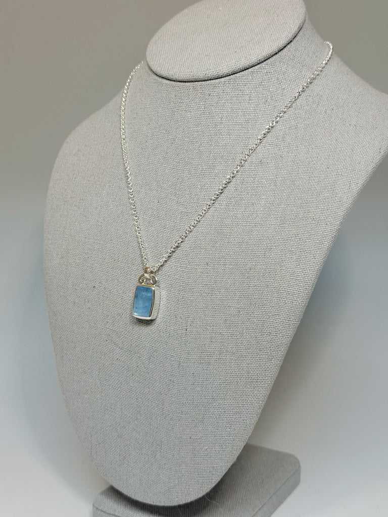 AQUAMARINE STERLING SILVER NECKLACE NM746N