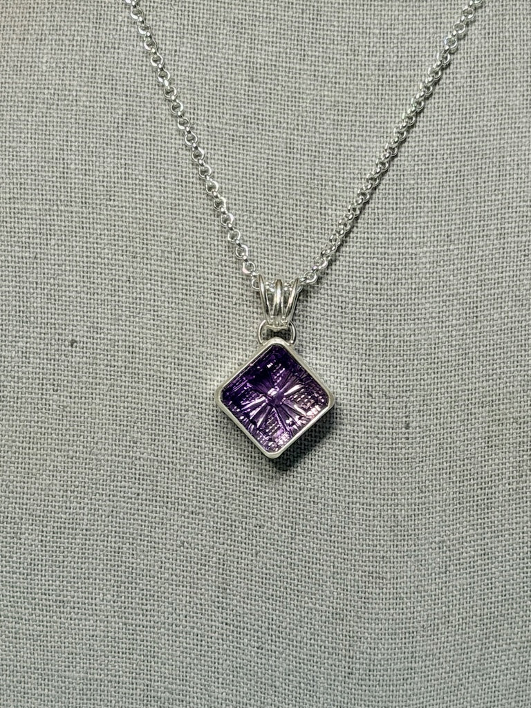 CARVED AMETHYST STERLING SILVER NECKLACE NM761N