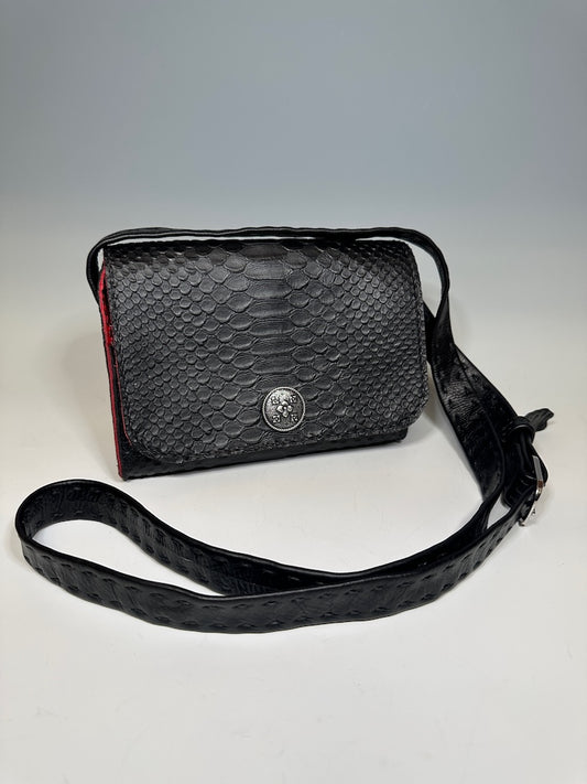 BLACK TRIANGLE CROSSBODY BAG WITH RED LEATHER INTERIOR PB124