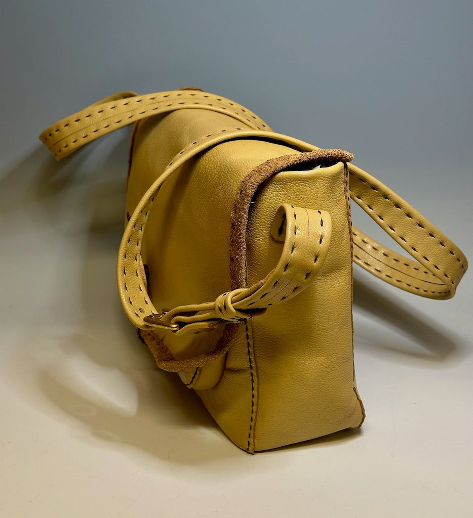 LARGE SOFT YELLOW HANDBAG WITH WOOD BUTTON CLOSURE PB127