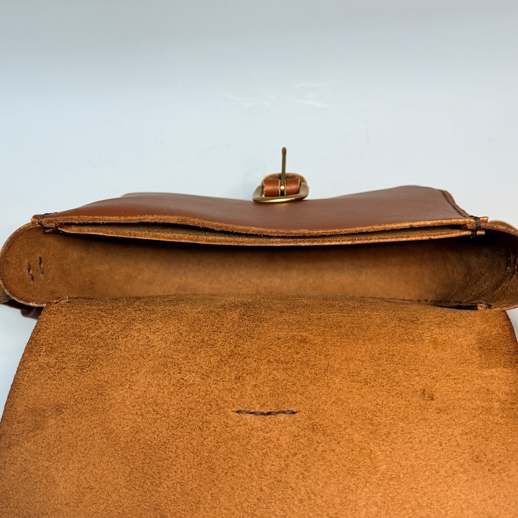SMALL BROWN LEATHER FLAP OVER CROSS BODY BAG WITH BRASS DETAIL CLOSURE PB135