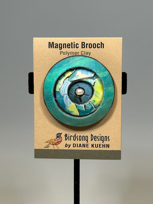 CONCENTRIC ROUND POLYMER CLAY MAGNETIC BROOCH WITH CULTURED PEARL CENTER PCB699