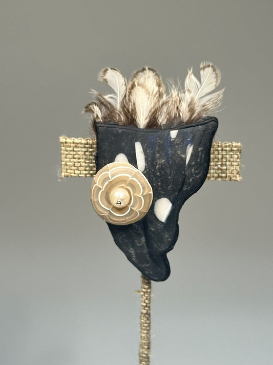 ORGANIC SHAPED POLYMER CLAY MAGNETIC BROACH WITH FEATHERS AND CULTURED PEARL PCB831