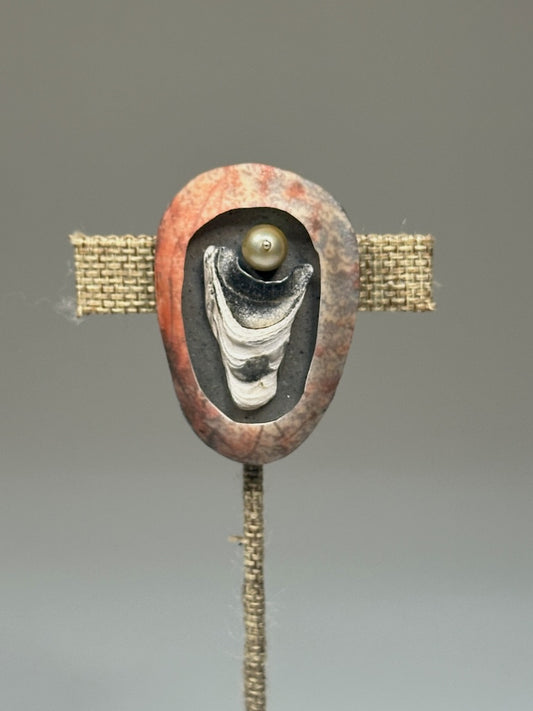 SEA WASHED SHELL AND CULTURED PEARL POLYMER CLAY MAGNETIC BROACH PCB833