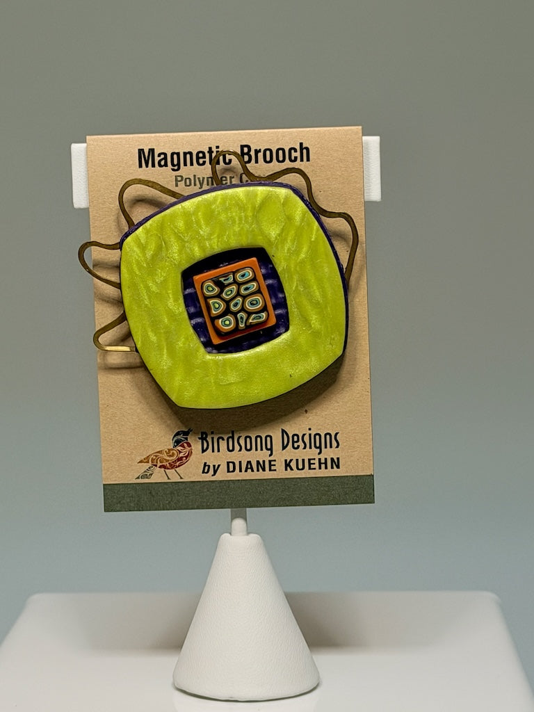 VIBRANT SQUARE SHAPED MAGNETIC BROOCH WITH METAL ACCENTS PCB902