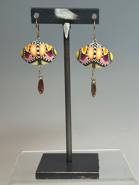 GORGEOUS POLYMER STATEMENT EARRINGS WITH DROP CHEQUE GLASS DKPCE750