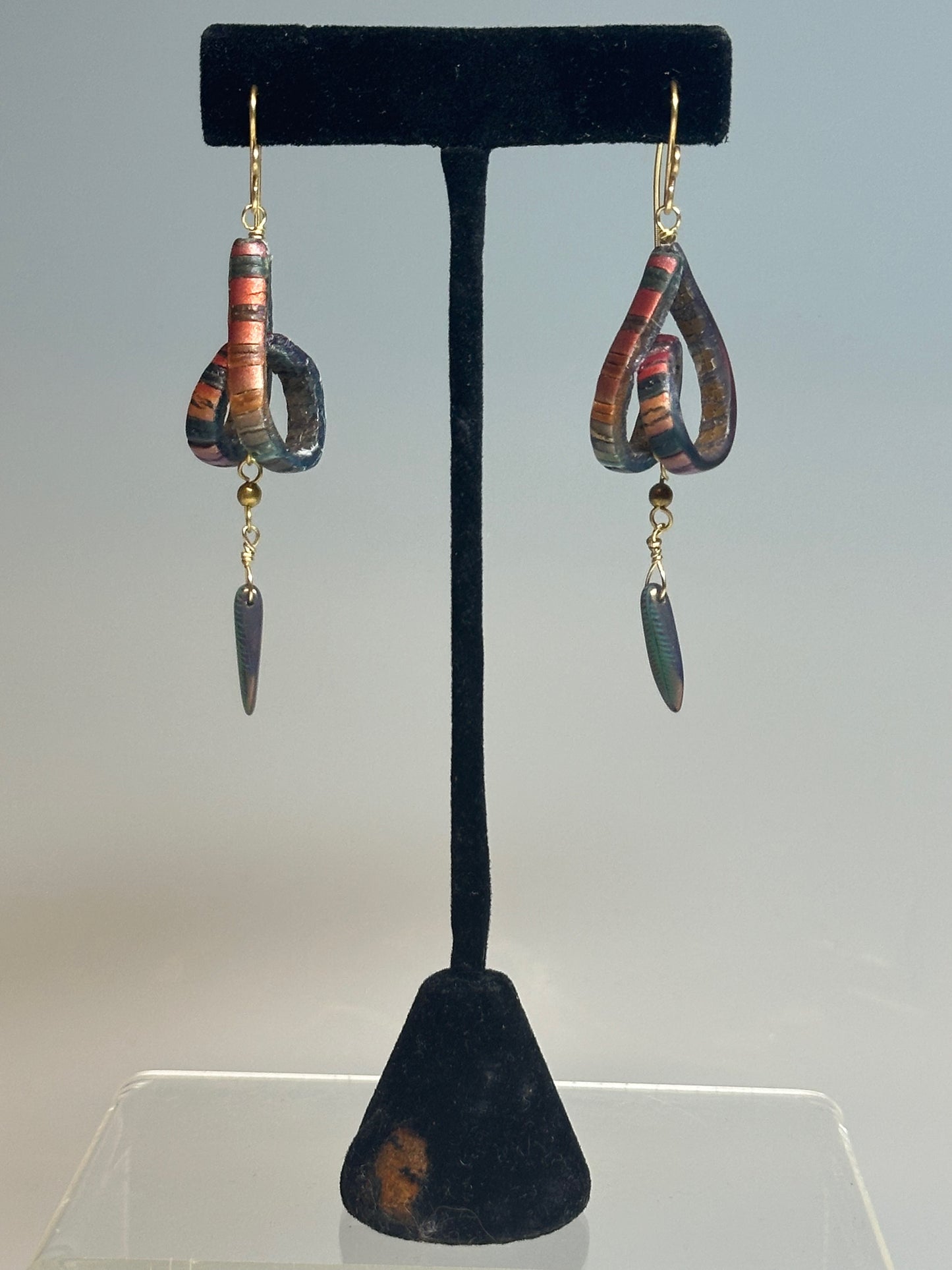 POLYMER TWIST EARRINGS WITH CHEQUE GLASS AND BRONZE EAR WIRES DKPCE752