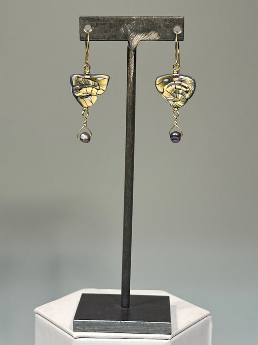 ABSTRACT POLYMER CLAY EARRINGS WITH FRESH WATER PEARL ACCENTS ON BRONZE EAR WIRES PCE849