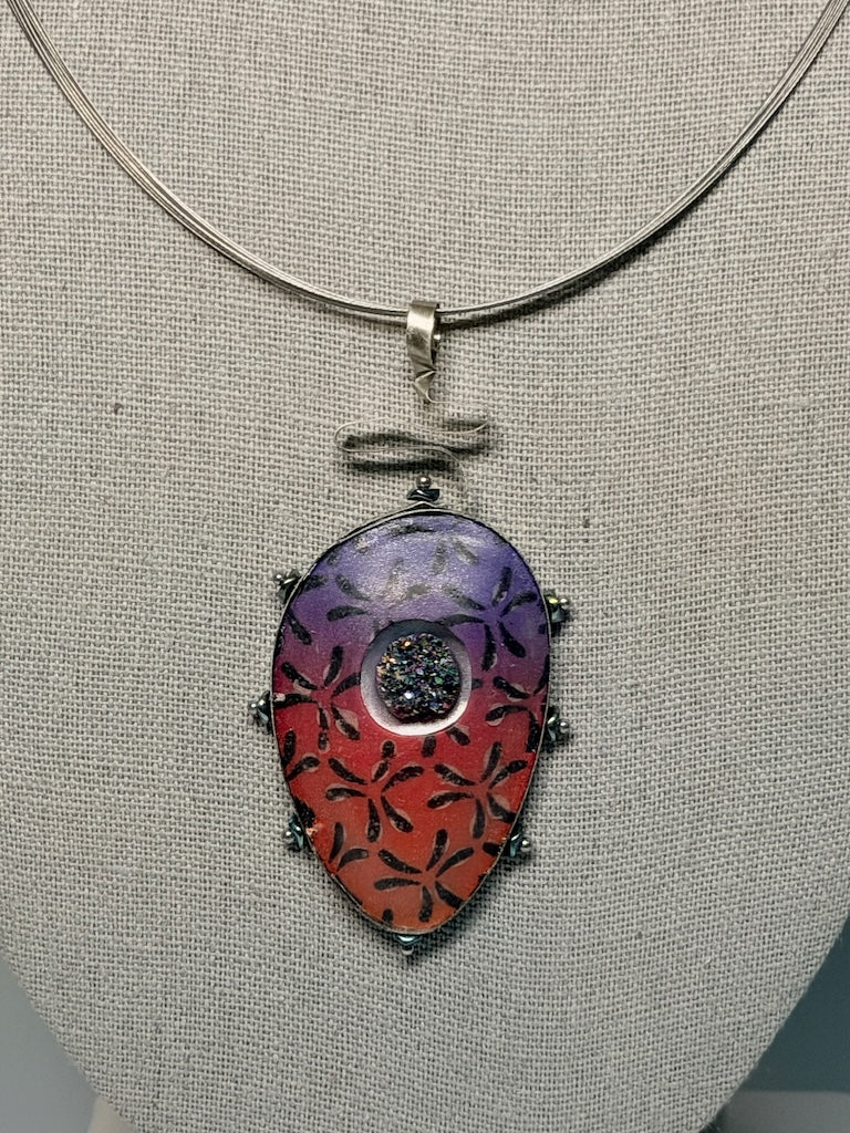HOLLOW FORM POLYMER CLAY PENDANT WITH DRUZY STONE CENTER WRAPPED WITH METAL PCN921
