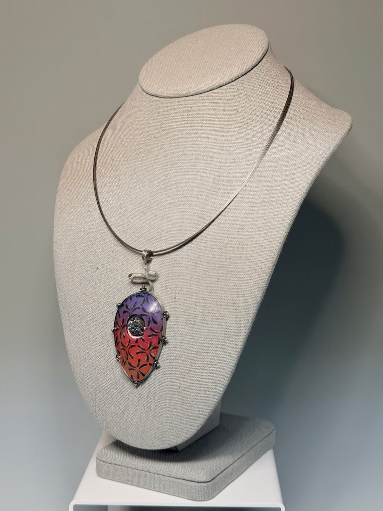 HOLLOW FORM POLYMER CLAY PENDANT WITH DRUZY STONE CENTER WRAPPED WITH METAL PCN921