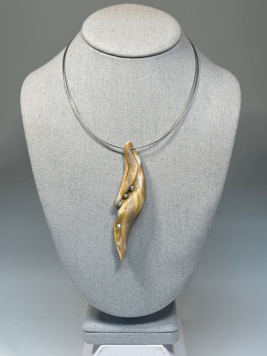 FOUND SHELL INSPIRED POLYMER CLAY PENDANT WITH CULTURED PEARLS ON STAINLESS CABLE NECK WIRE PCN843