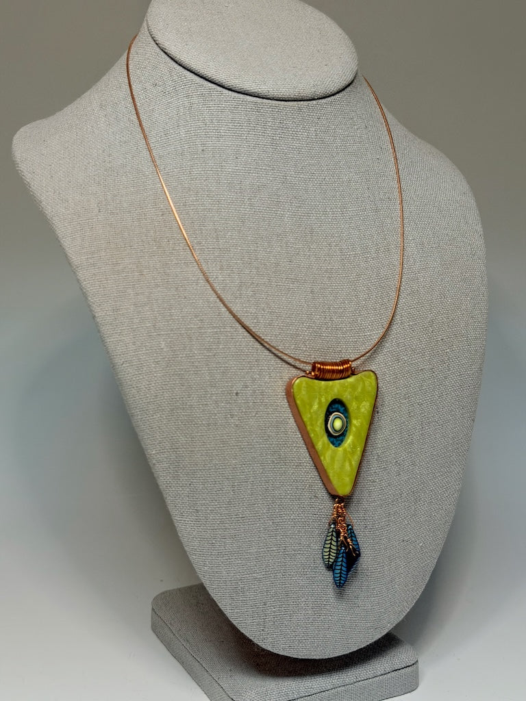 TRIANGLE SHAPED PENDANT WITH GLASS CHEQUE BEAD FRIDGE AND COPPER METAL ACCENTS PCN898