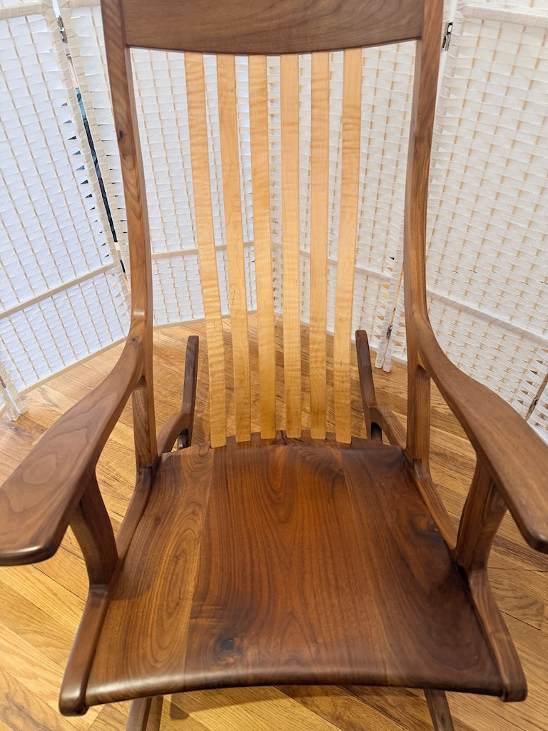 ROCKING CHAIR WITH WALNUT AND MAPLE