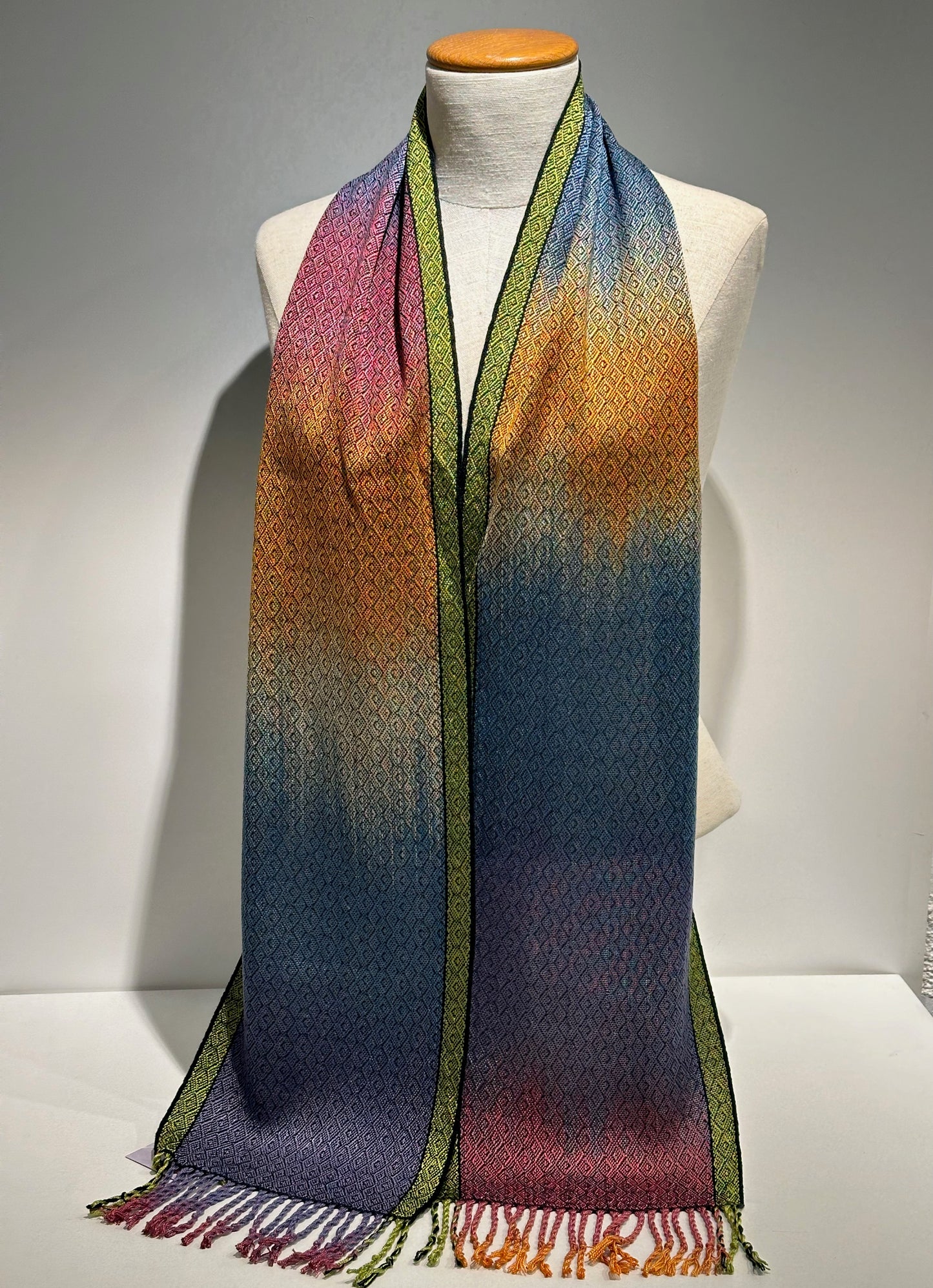 BAMBOO AND TENCEL HANDWOVEN SCARF - SS182