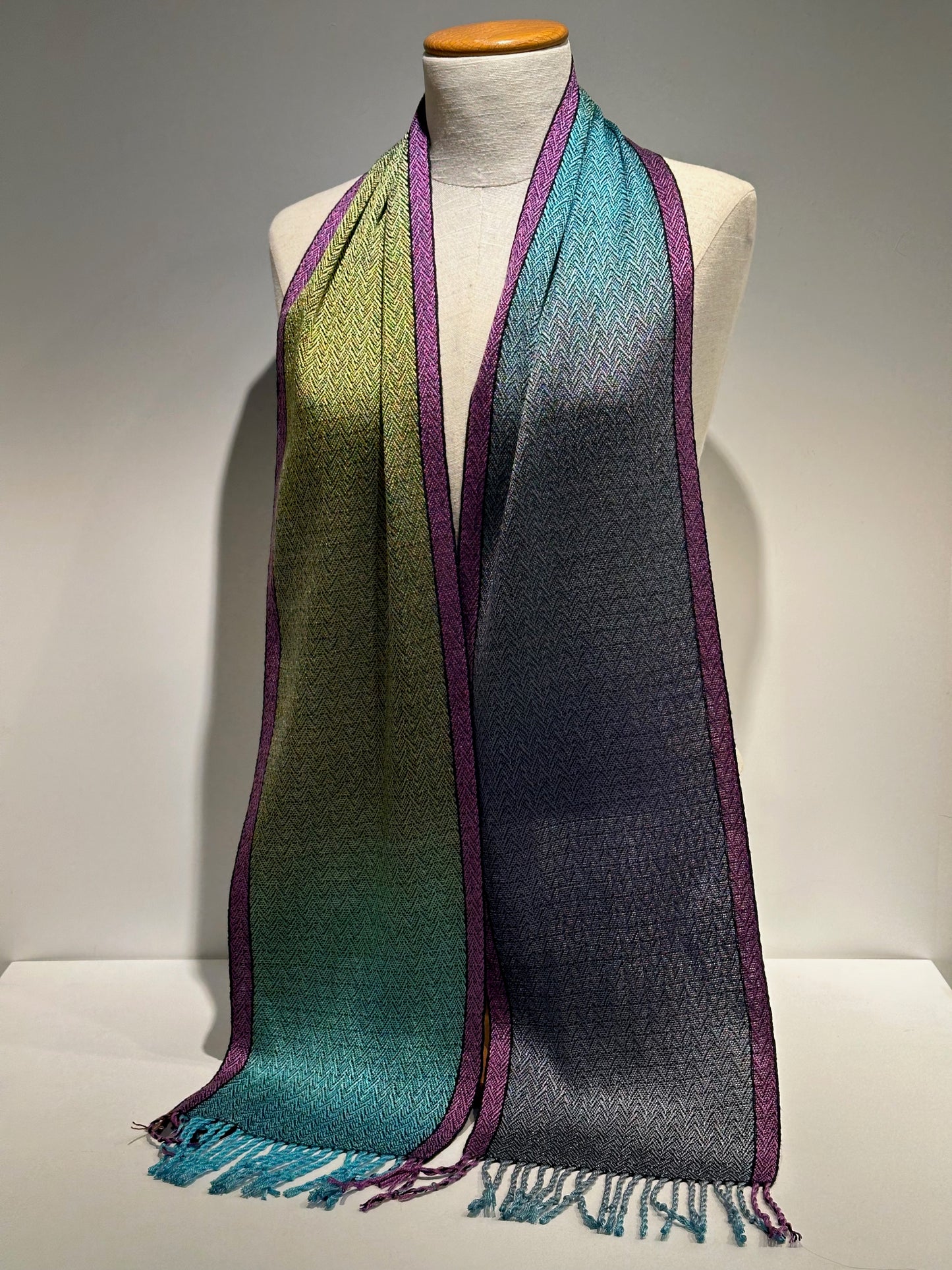BAMBOO AND TENCEL HANDWOVEN SCARF - SS183
