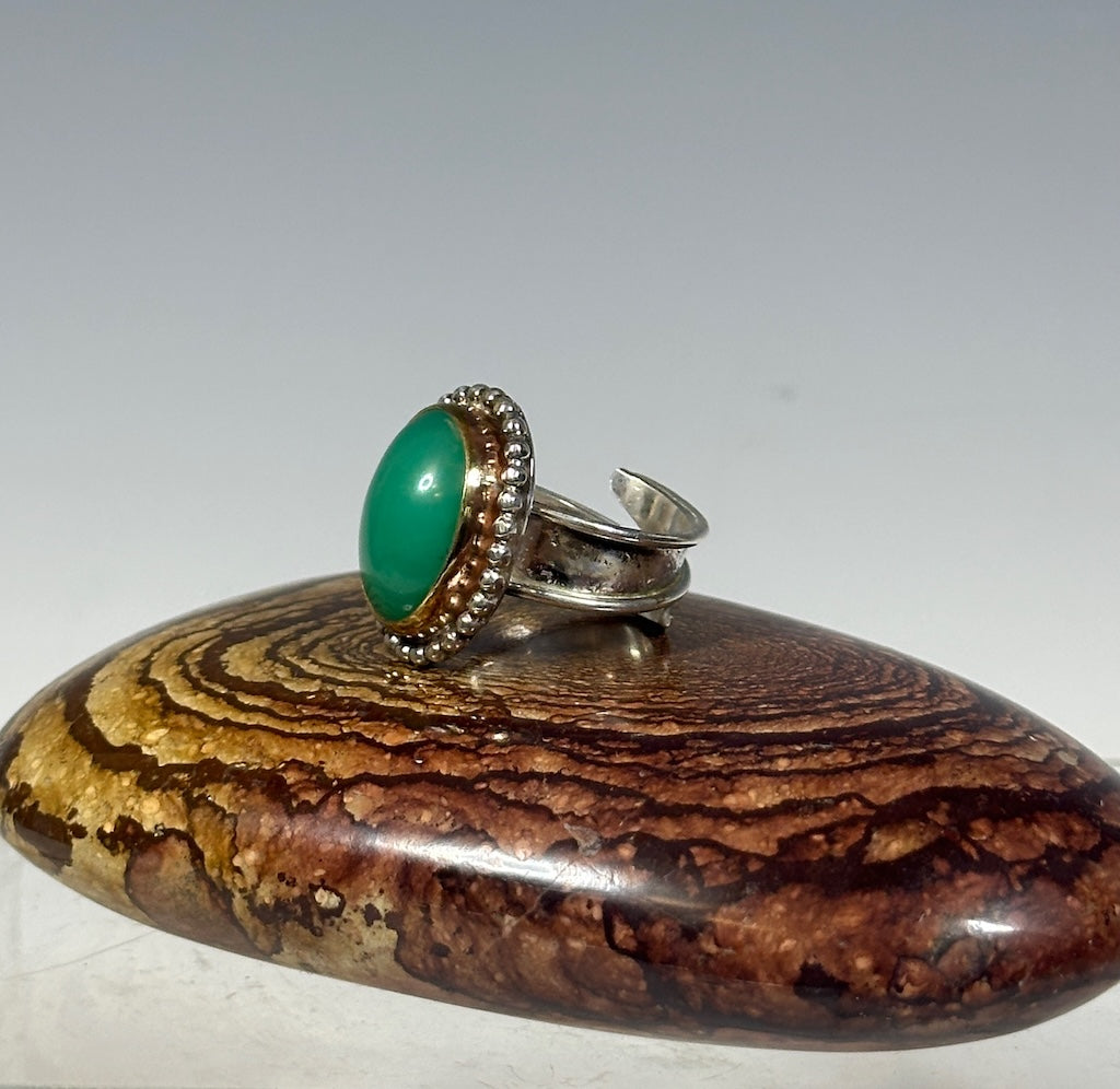 GEM GRADE DOMED CHRYSOPHASE ADJUSTABLE RING IN NUGOLD AND STERLING WK108