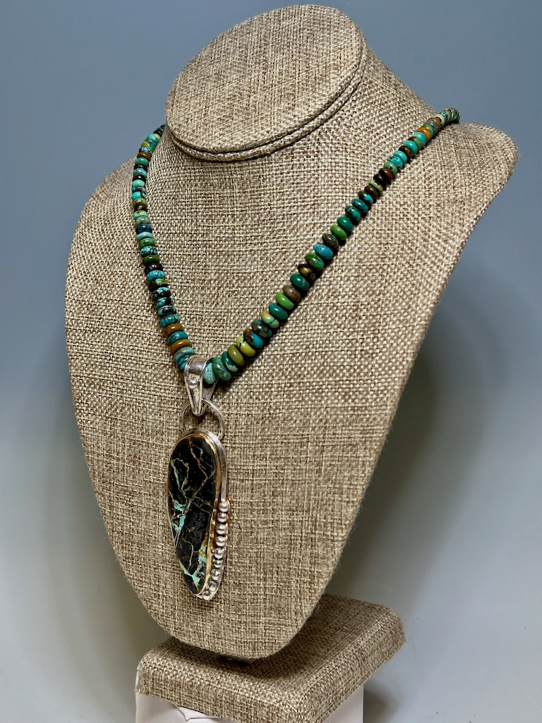 BLACK JACK TURQUOISE PENDANT WITH TURQUOISE BEADS WK117