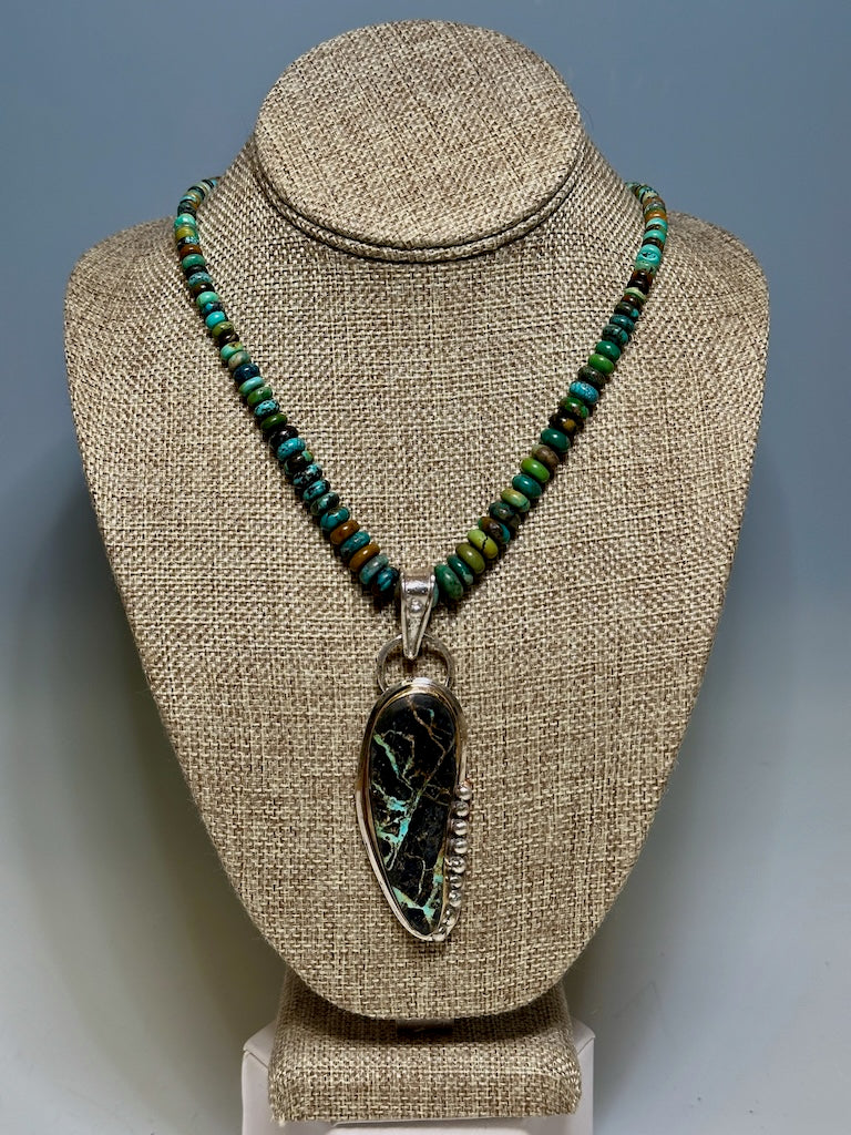 BLACK JACK TURQUOISE PENDANT WITH TURQUOISE BEADS WK117