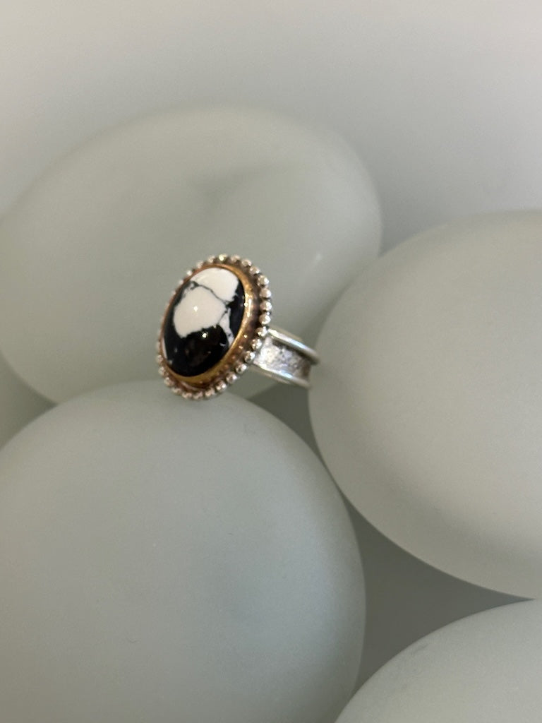 OVAL WHITE BUFFALO RING WK124