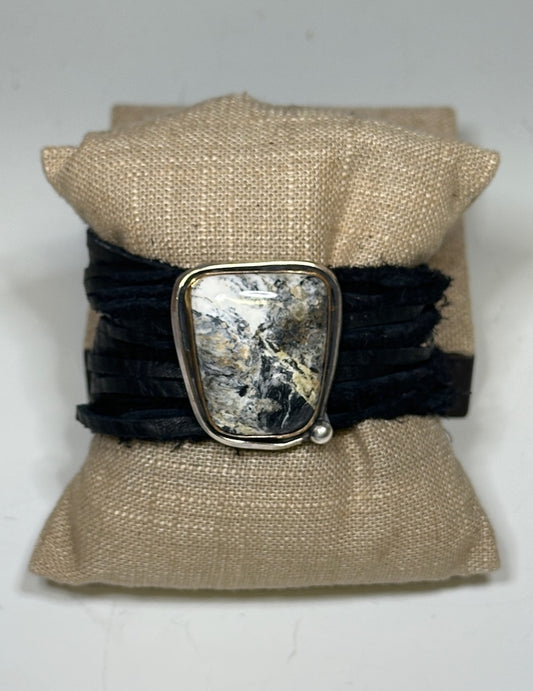 WHITE BUFFALO LEATHER BRACELET WK125