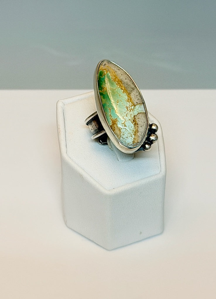 TEAR DROP SHAPED TURQUOISE WITH 3 BALLS ADJUSTABLE RING WK166