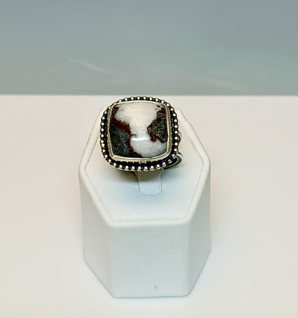 WHITE NATURAL MARBLE WITH GREY MATRIX & BEADED PERIMETER ADJUSTABLE RING WK167