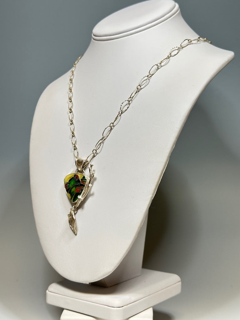 TREE FROG CLOISONNE NECKLACE  WK53