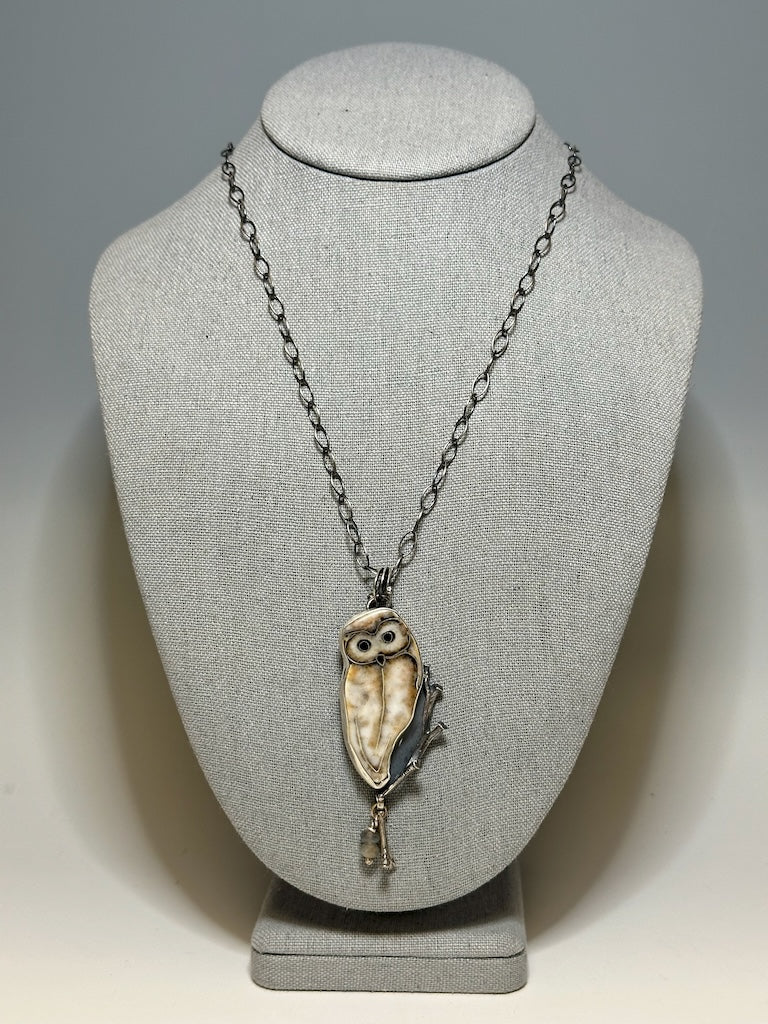 OWL CLOISONNE´ PENDANT ON OXIDIZED STERLING SILVER CHAIN NECKLACE WK56