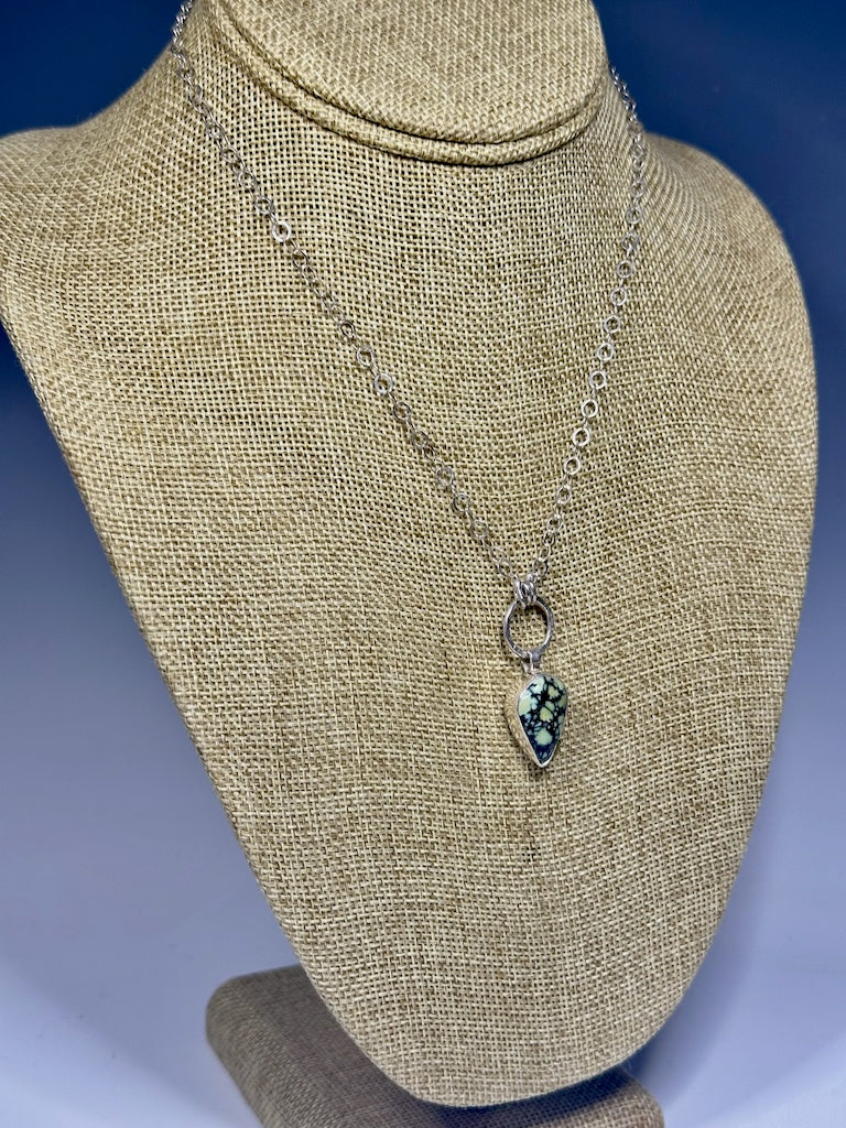 SMALL SNOWVILLE VARISCITE STERLING SILVER NECKLACE WK73