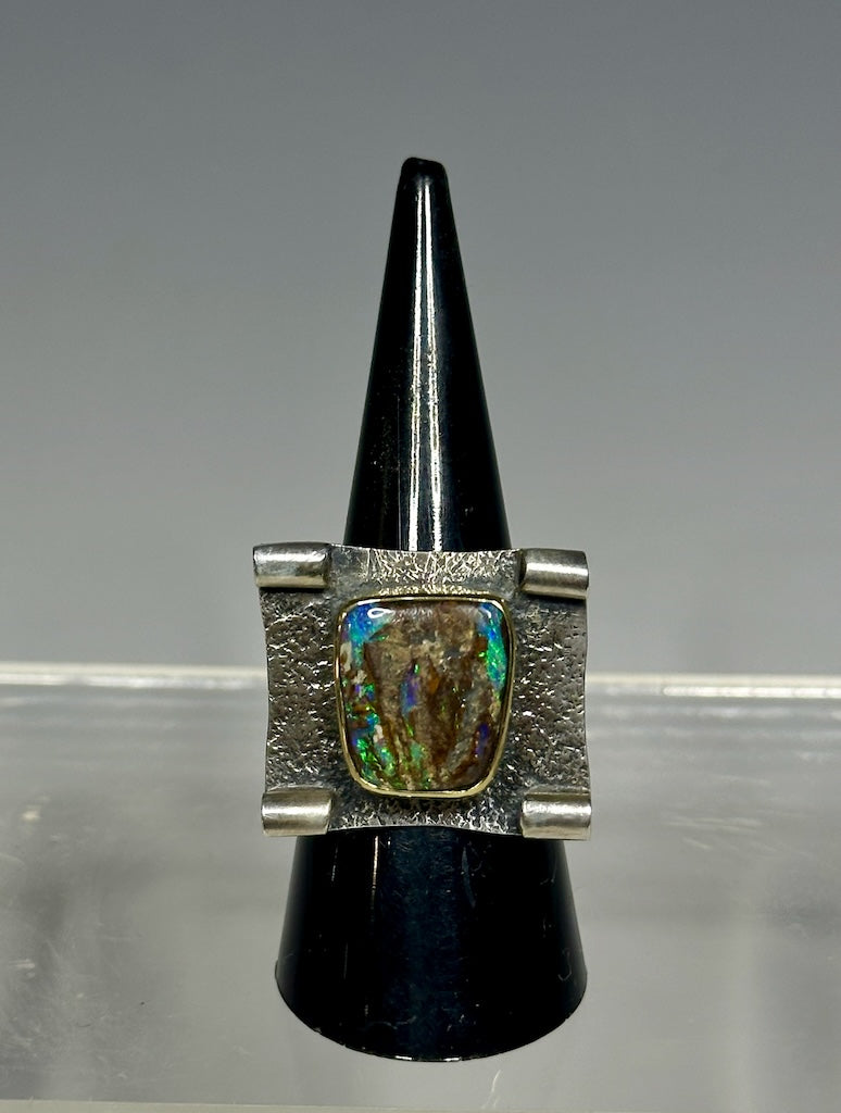 AUSTRALIAN BOULDER OPAL ADJUSTABLE STERLING SILVER RING WITH 18K BEZEL WK78