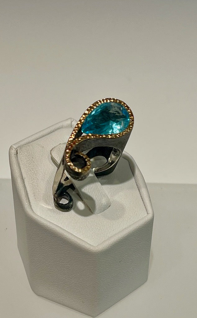 BLUE QUARTZ OXIDIZED RING WITH STERLING SILVER AND 14K GOLD BR0971