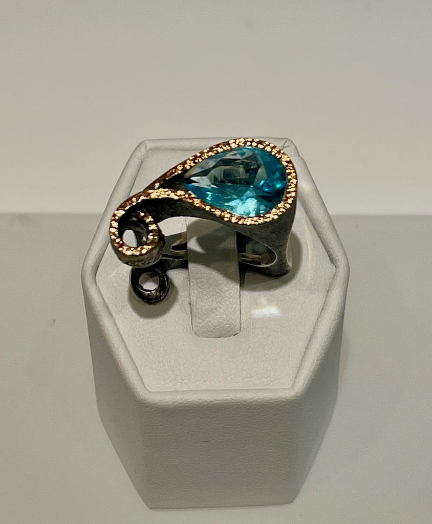 BLUE QUARTZ OXIDIZED RING WITH STERLING SILVER AND 14K GOLD BR0971