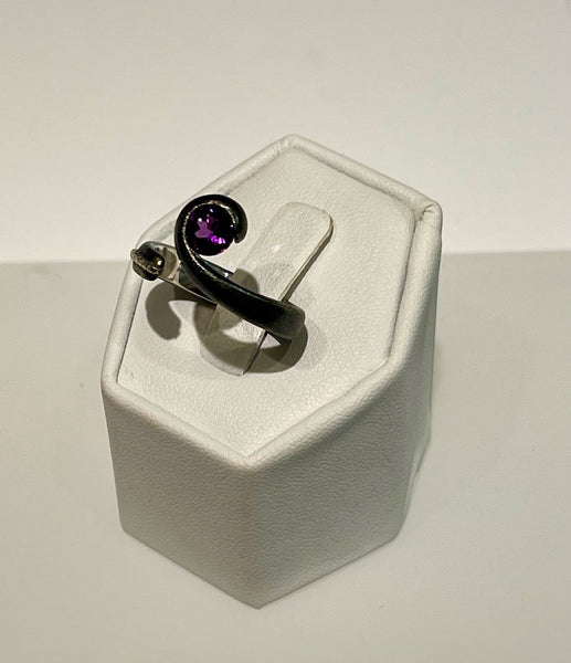 AMETHYST RING WITH OXIDIZED STERLING SILVER  BR0979