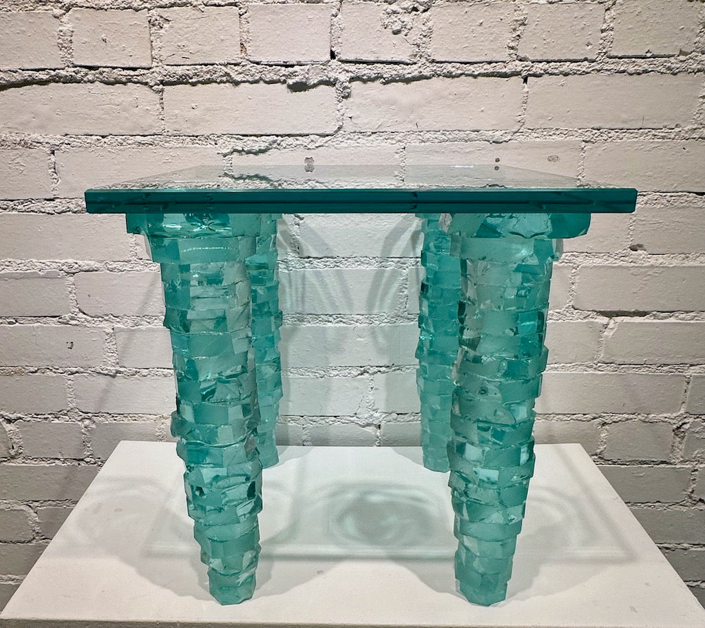 CLEAR GLASS TABLE