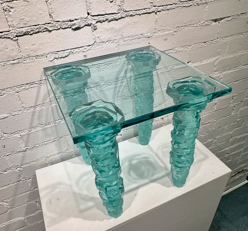 CLEAR GLASS TABLE