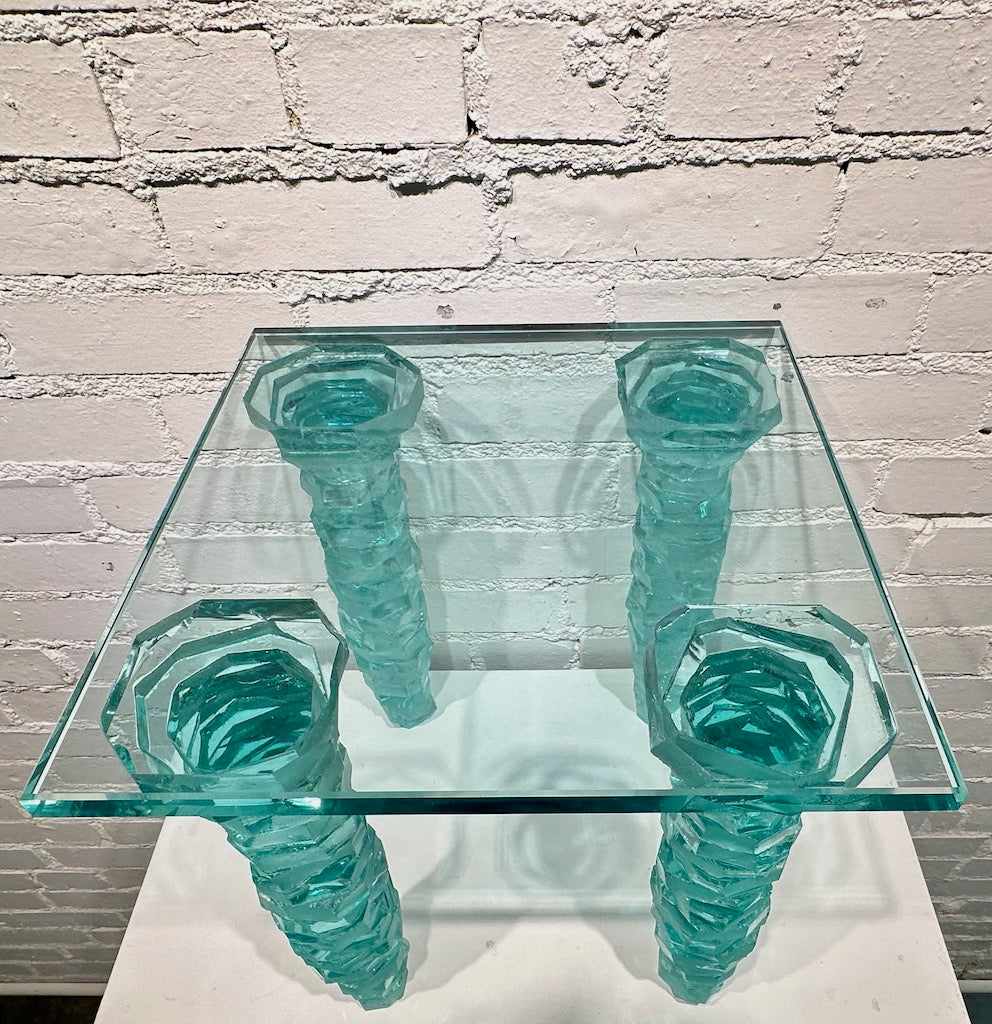 CLEAR GLASS TABLE