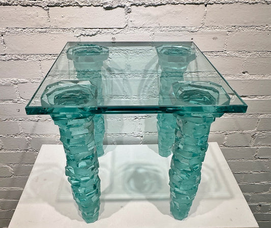 CLEAR GLASS TABLE