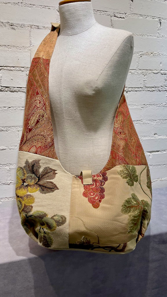 "GRAPES AND WINE"  Vintage Crossbody Handbag