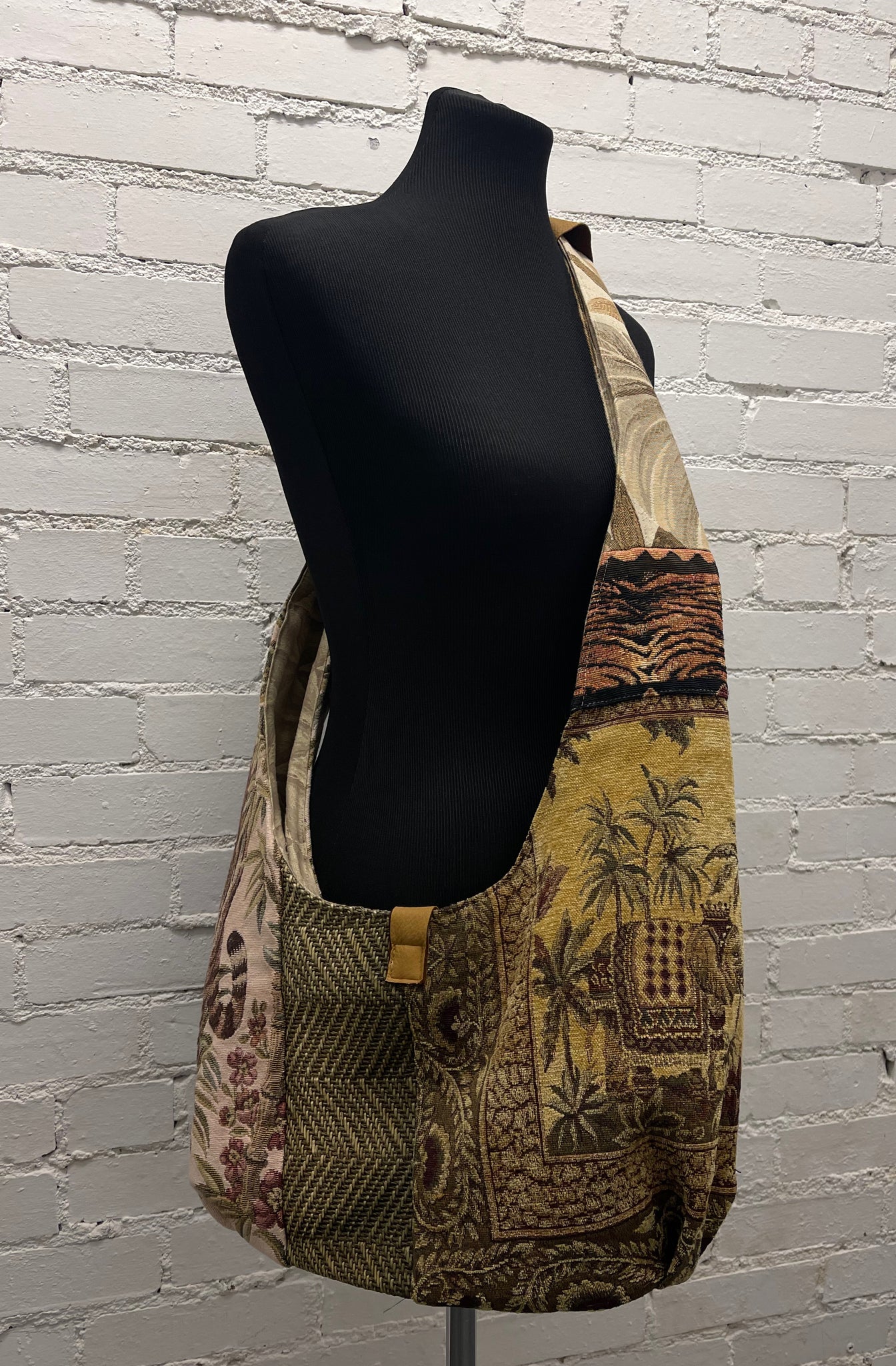 Vintage Tiger Fabric and Tapestry Bag – Lucy Clark Gallery and Studio