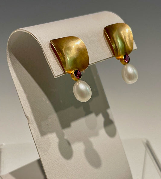 14K Gold Cuff Earrings with Garnet and Pearls MB142