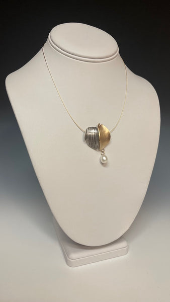 STERLING SILVER AND 14K LEAF PENDANT WITH PEARL AND SINGLE 14K WIRE NECKLACE MB163N