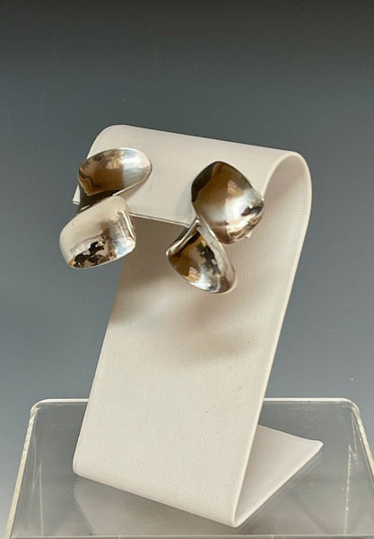 Sterling Silver "SHELL B" Earrings MB165E