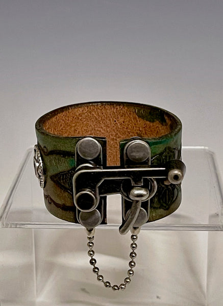 GREEN DISTRESSED Leather Cuff with Brass Closure MMC18