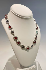 FACETED GARNET AND HOLLOW FORM STERLING SILVER NECKLACE NM372N