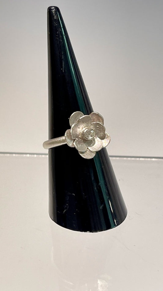 WHITE ZIRCON FLOWER Sterling Silver Ring NM405R