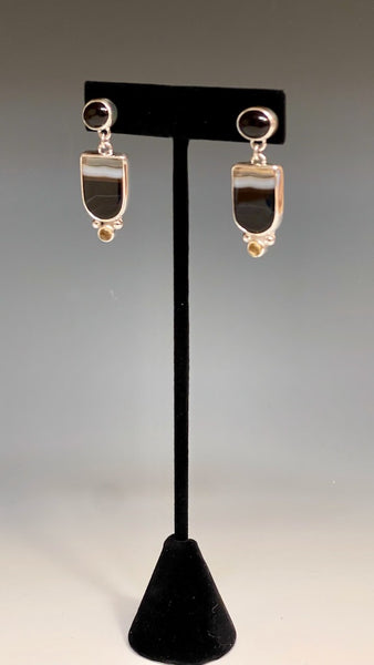 BANDED AGATE, ONYX AND CITRINE Earrings NM430E