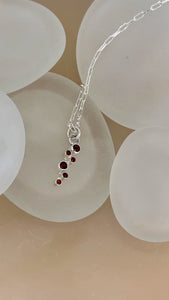 RED GARNET GRADUATED STERLING SILVER NECKLACE - NM466N